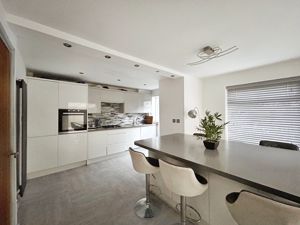 Kitchen- click for photo gallery
